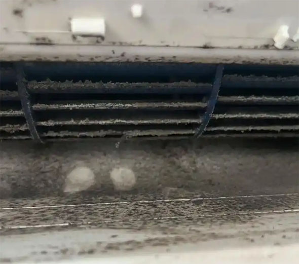 宁安空调吹的风有股烧焦味是怎么回事